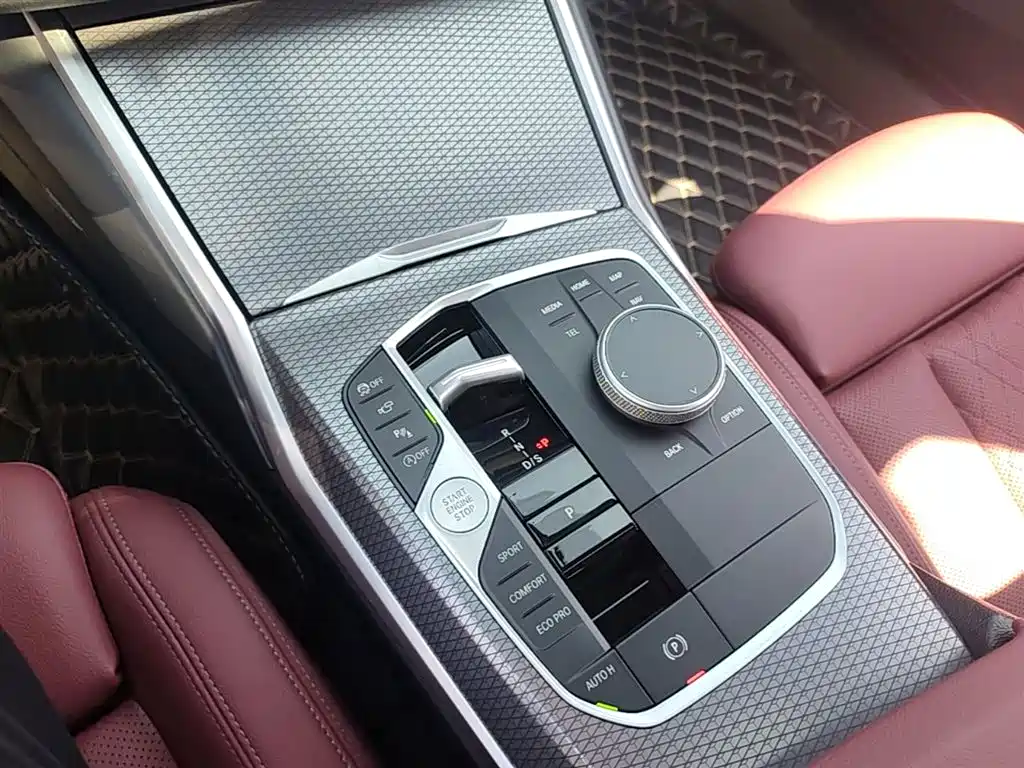 BMW 3 Series 2024 325i M Sport Shadowline Package фото 14