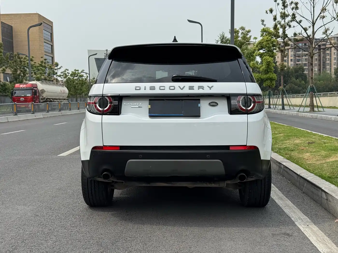 Land Rover Discovery Sport 2017 2.0T SE фото 11