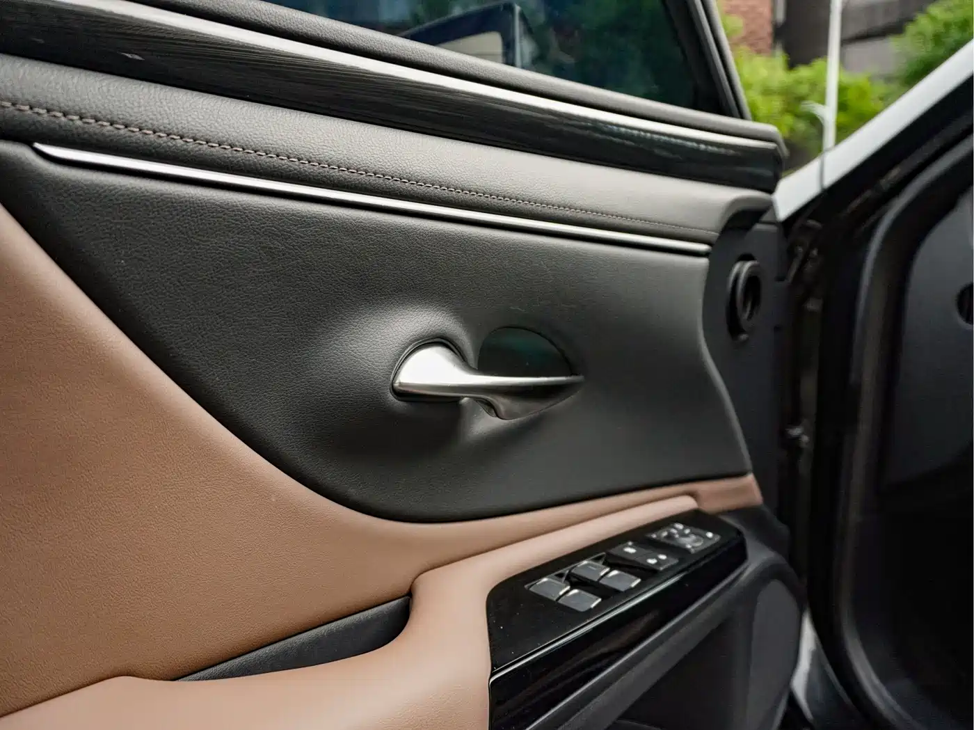 Lexus ES 2022 300h Excellence Edition фото 16