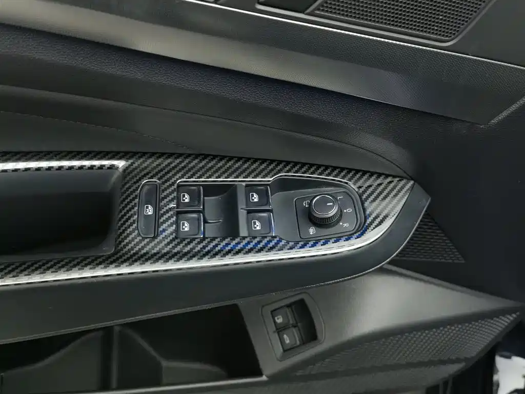 VOLKSWAGEN PASSAT NEW ENERGY