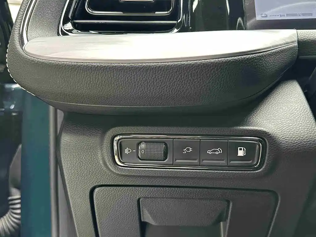 GAC Trumpchi Trumpchi ES9 2024 Model PHEV 143km Max фото 19