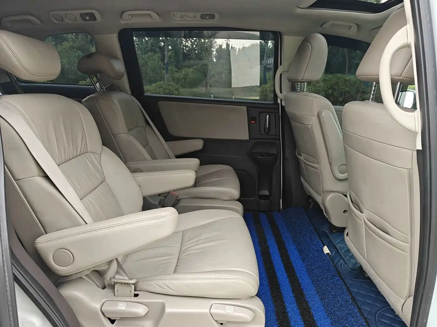 Honda Odyssey 2015 Facelift 2.4L Luxury Edition фото 15