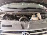 Photo 9 - Volkswagen Multivan