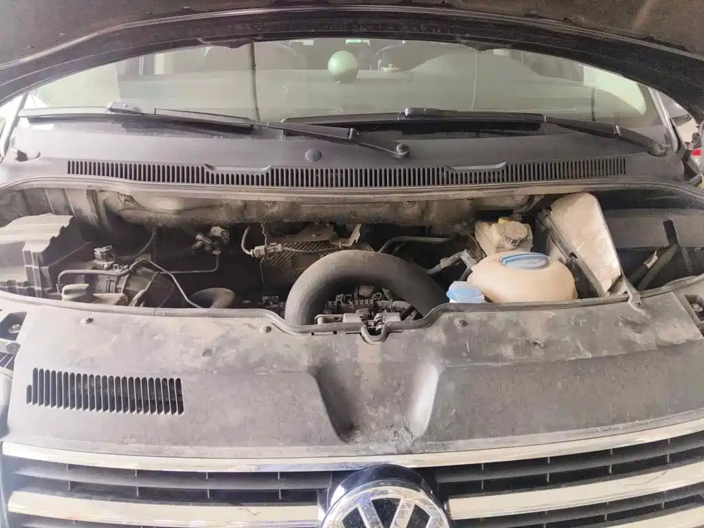 Photo 9 - Volkswagen Multivan