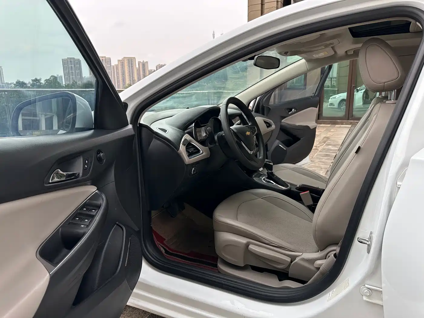 Chevrolet Cruze 2015 1.5L Automatic Luxury Edition фото 9