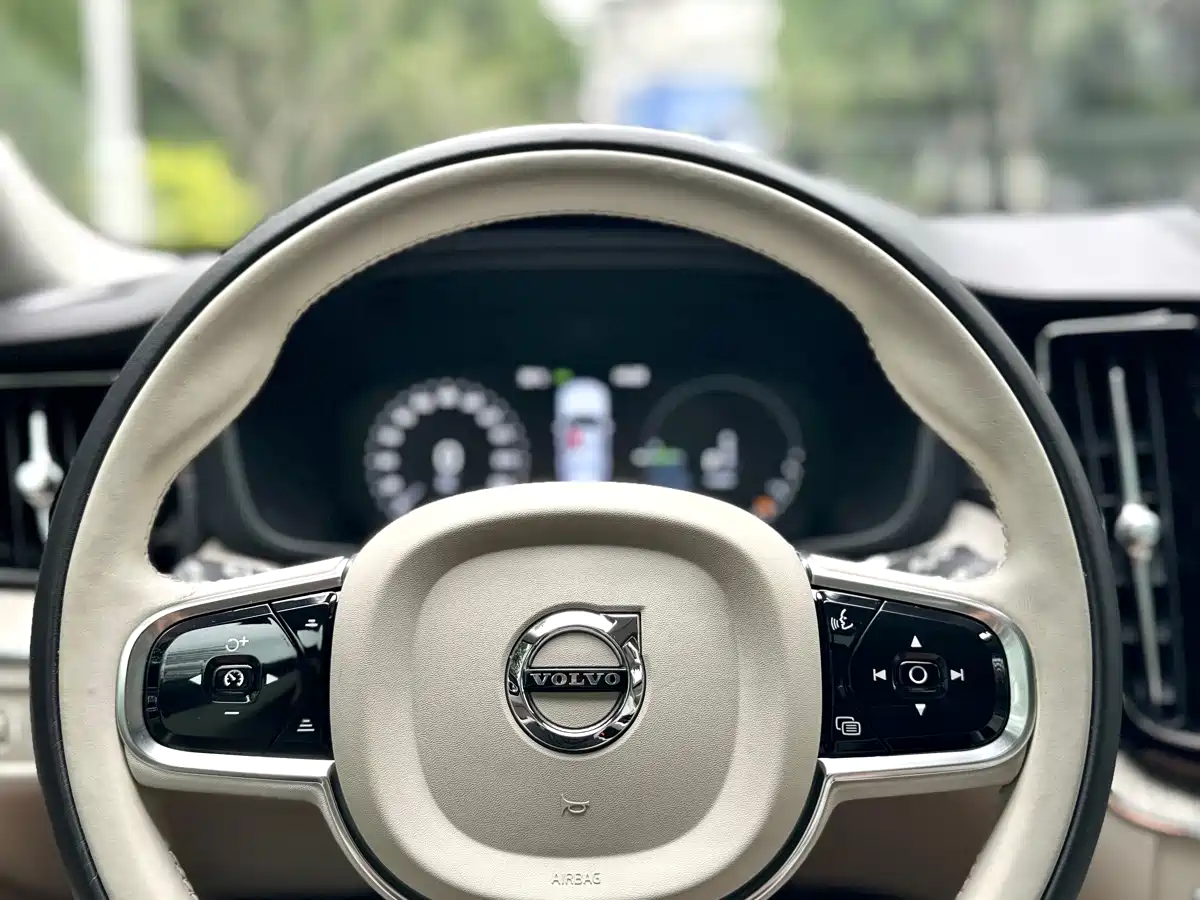 Volvo XC60 Plug-in Hybrid 2019 T8 Twin Engine Excellence Luxury (China VI) фото 17