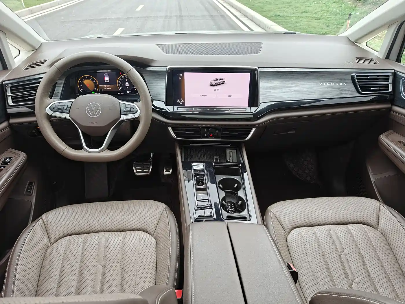 Volkswagen Viloran 2023 380TSI Prestige Edition фото 10