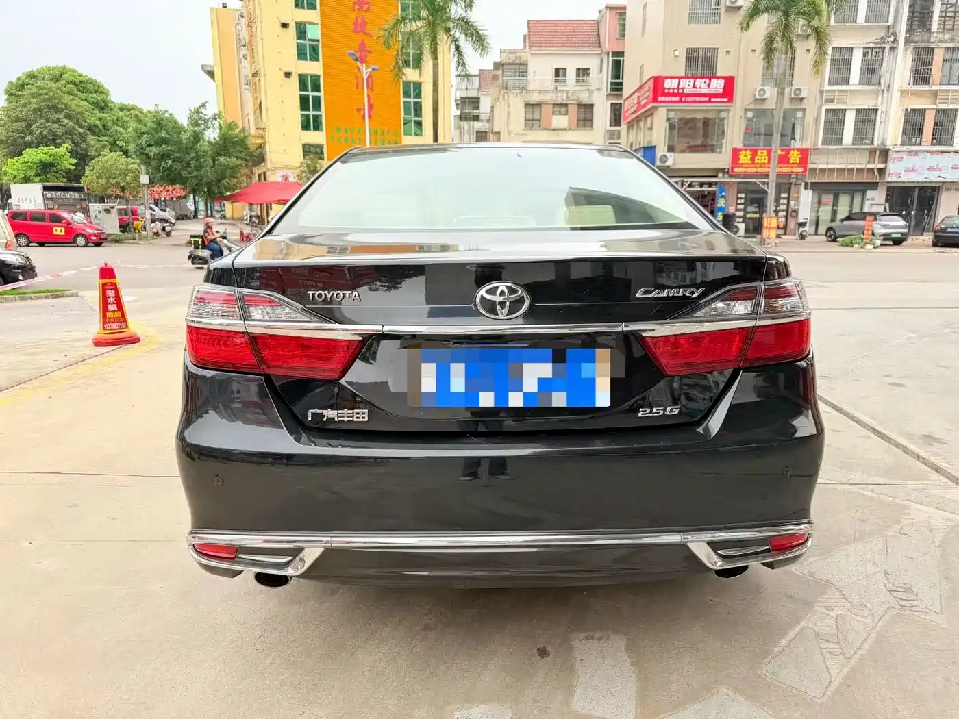 Toyota Camry 2016 2.5G 10th Anniversary Luxury Navigation Edition фото 4