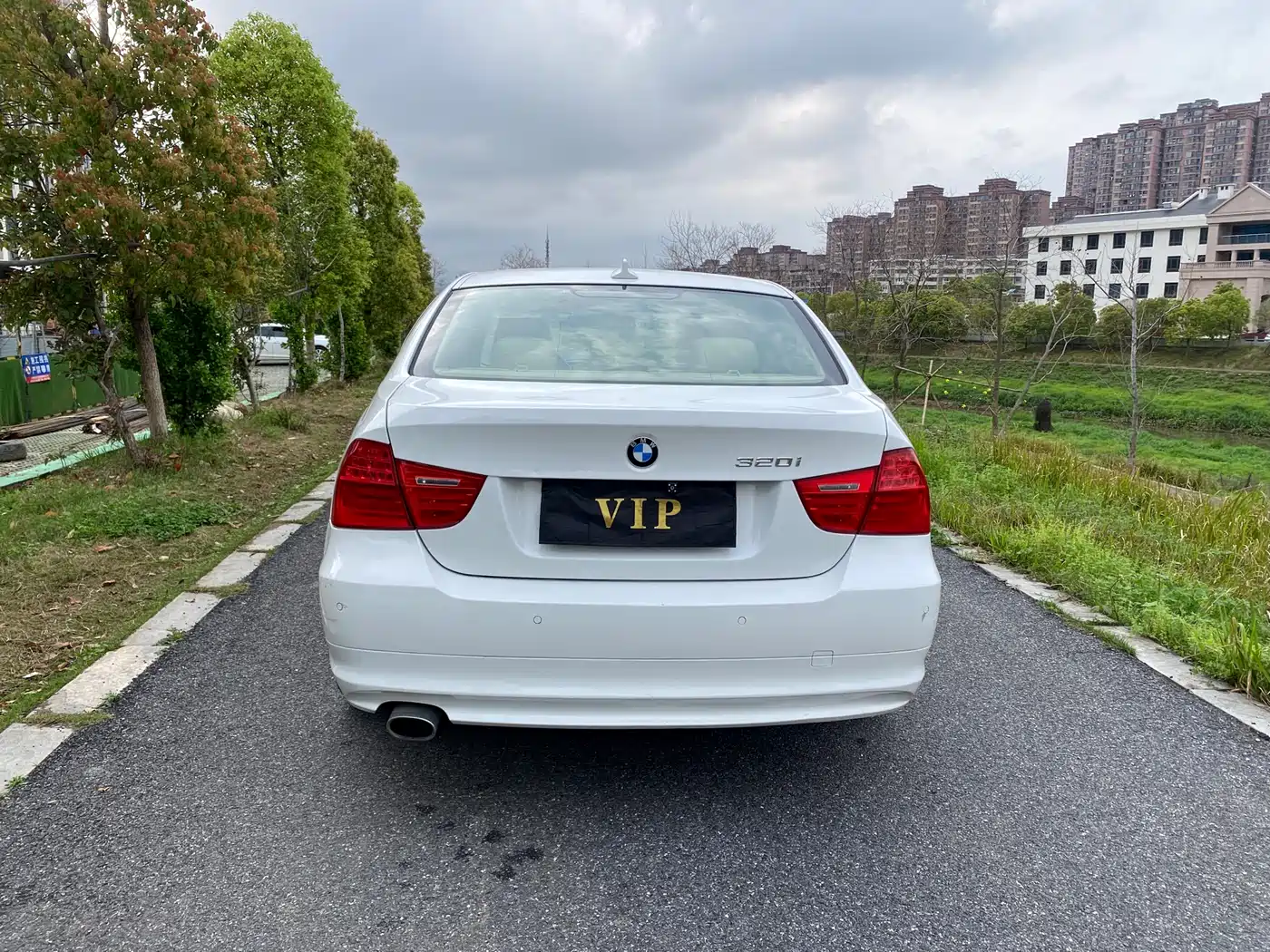 BMW 3 Series 2011 320i Luxury фото 6