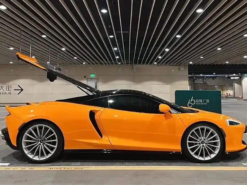 MCLAREN GT