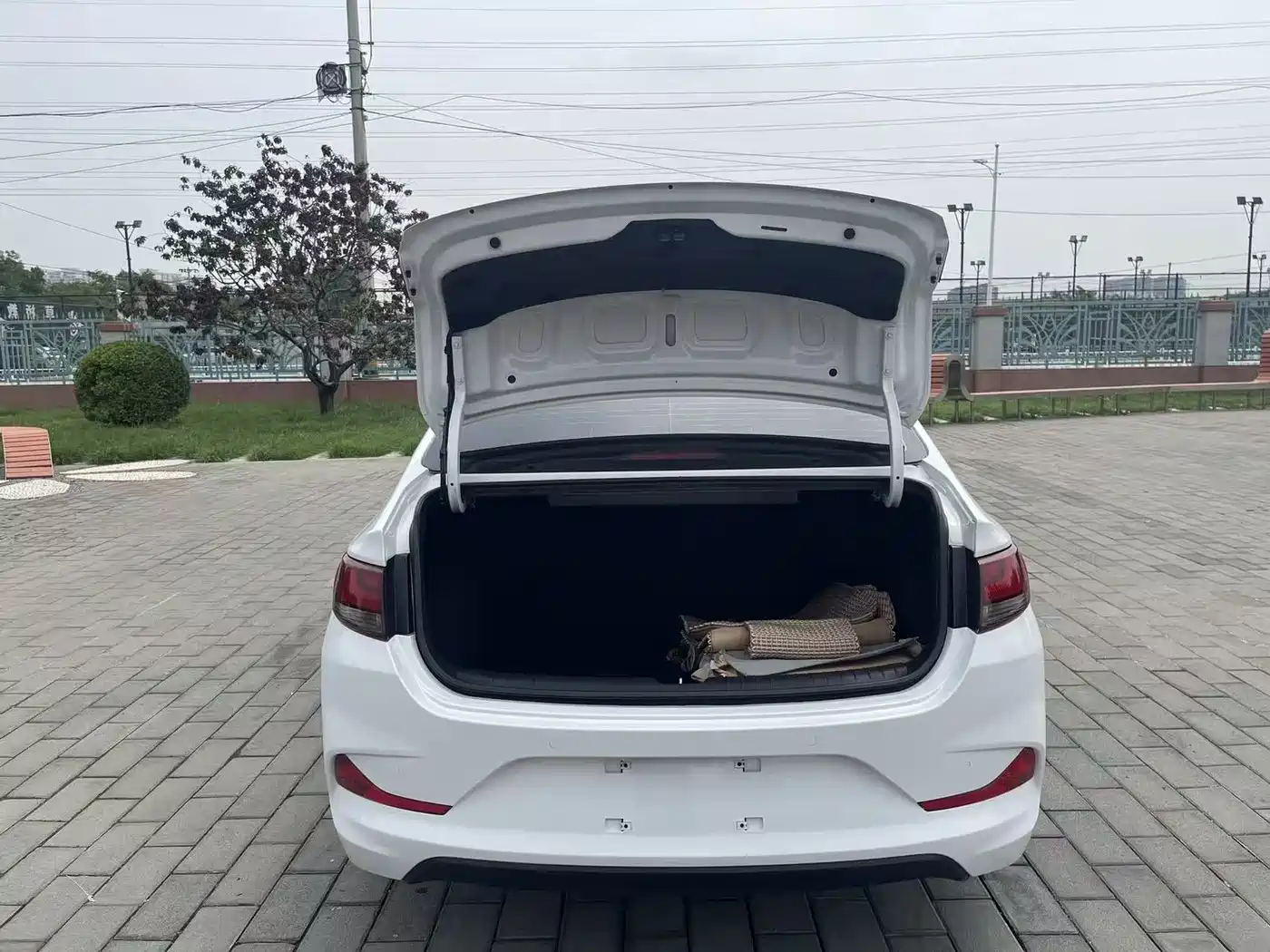 Hyundai Elantra 2020 1.6L Auto GL Pleasing Edition фото 9