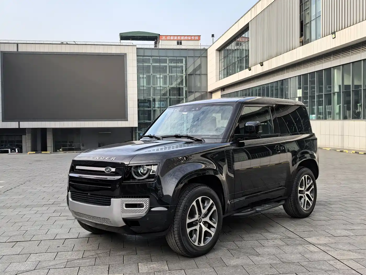 Land Rover Defender 2023 Facelift 90 3.0T P400 XS