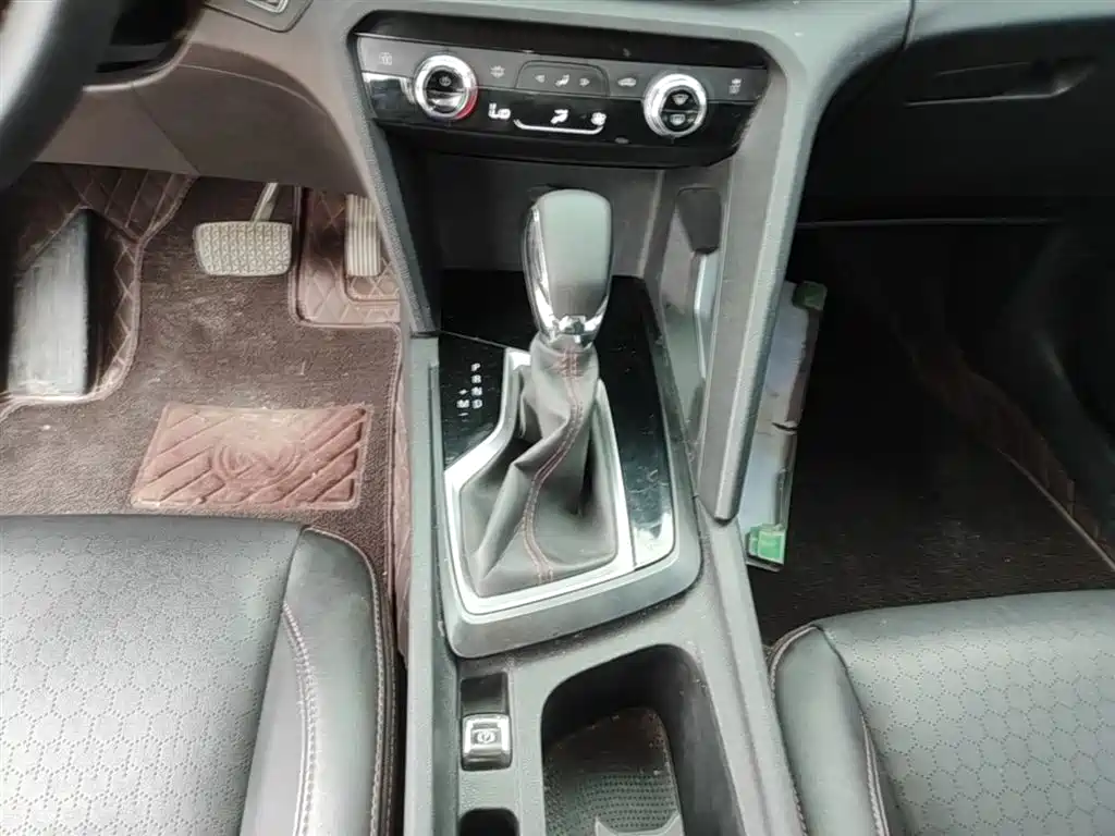 Chevrolet Volando 2019 Redline 530T Automatic Premium Enjoyment Edition (5+2 seater) China VI фото 14