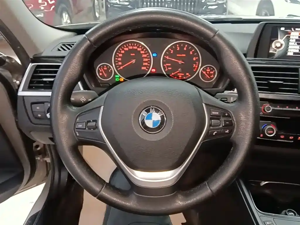 BMW 3 Series 2017 320Li Fashion фото 11