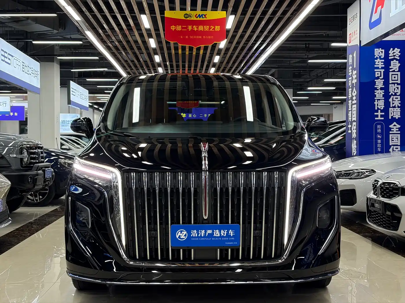 Hongqi HQ9 2023 2.0T Smart Connect Flag Smooth Edition фото 2