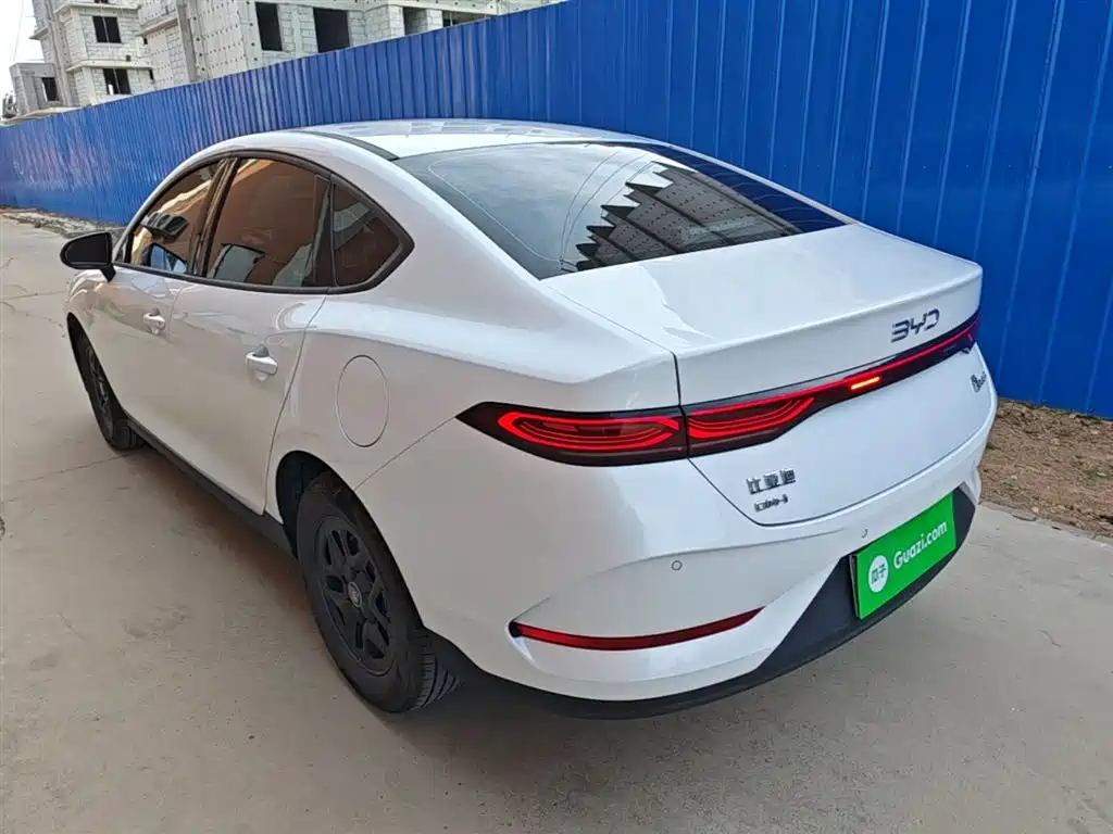 BYD Qin PLUS 2025 DM-i Smart Drive 55KM Leader фото 5