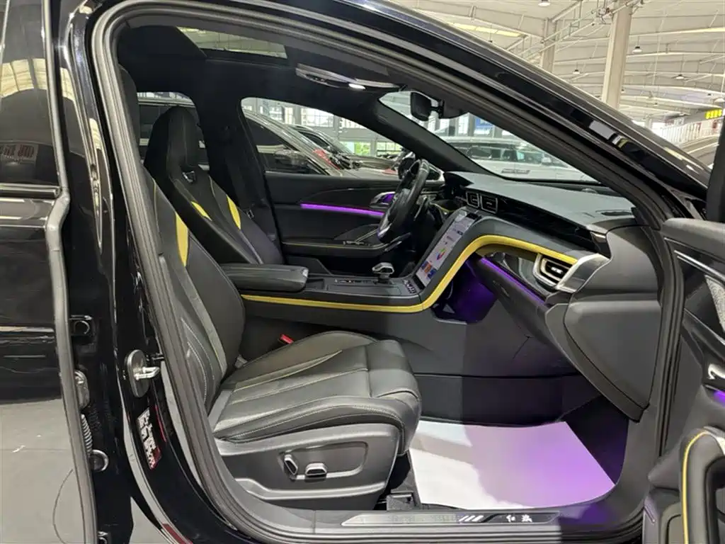 Hongqi H6 2023 2.0T Premium Edition фото 4
