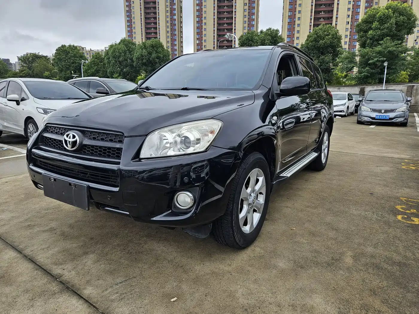 Photo 1 - Toyota RAV4 Rongfang