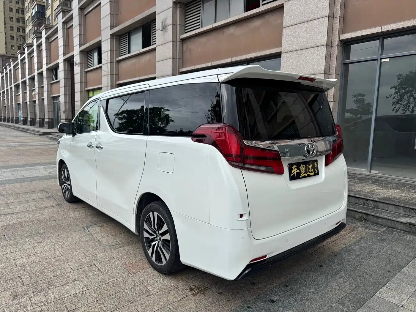 Toyota Alphard 2018 Facelift 3.5L Premium Edition фото 4