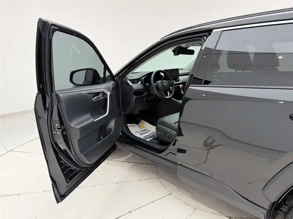 Toyota RAV4 Rongfang 2023 2.0L CVT FWD Style Plus Edition фото 13