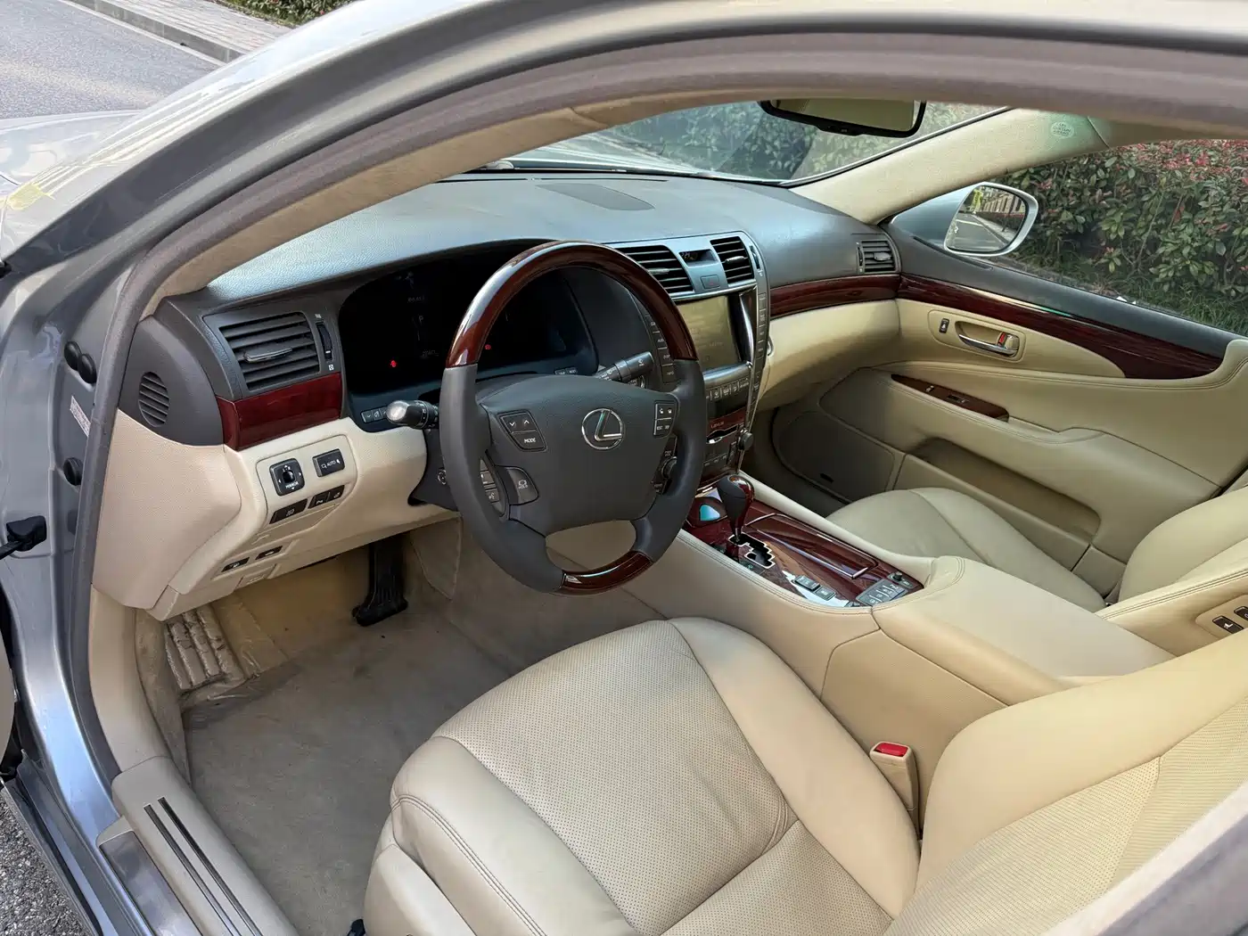 Lexus LS 2007 2006 460L