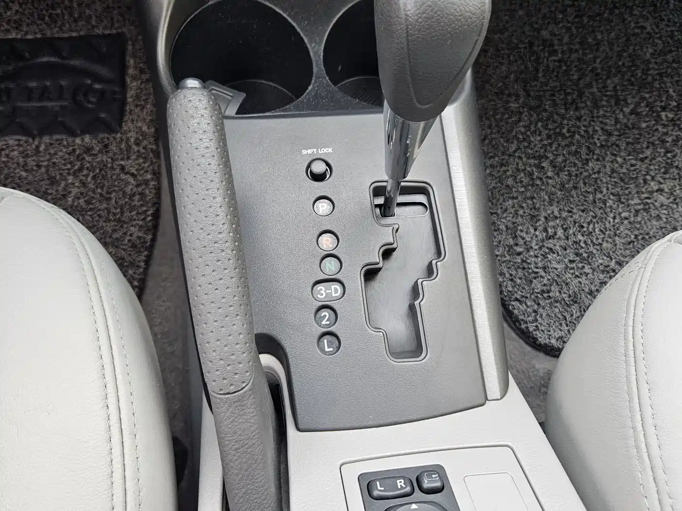 Photo 11 - Toyota RAV4 Rongfang