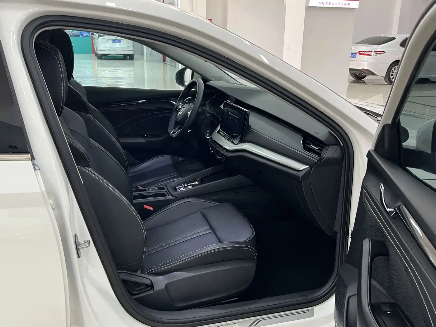 Škoda Octavia 2021 PRO TSI280 DSG Luxury Edition фото 10