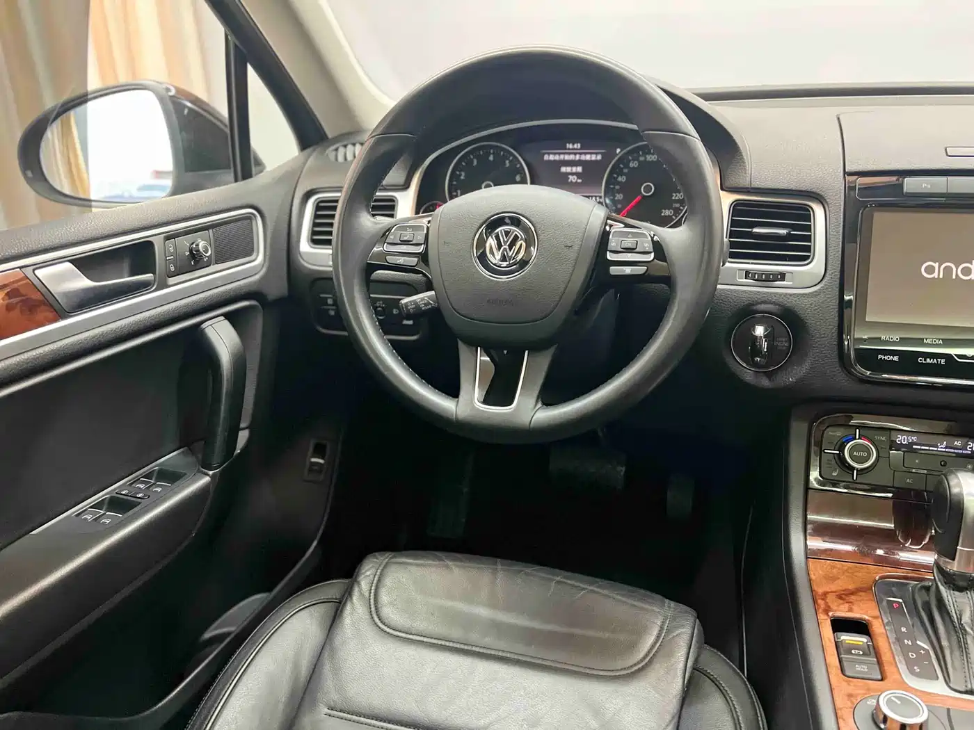 Volkswagen Touareg 2011 3.0TSI Comfort фото 7
