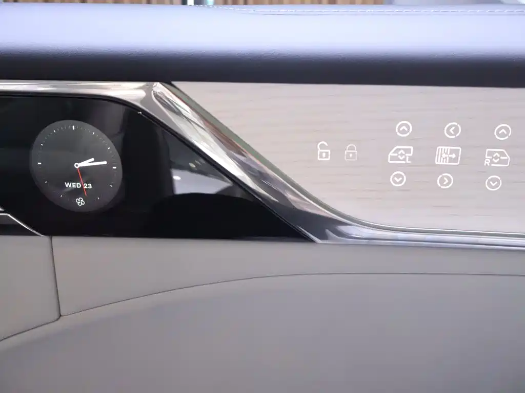 Фото 27 - Volvo EM90