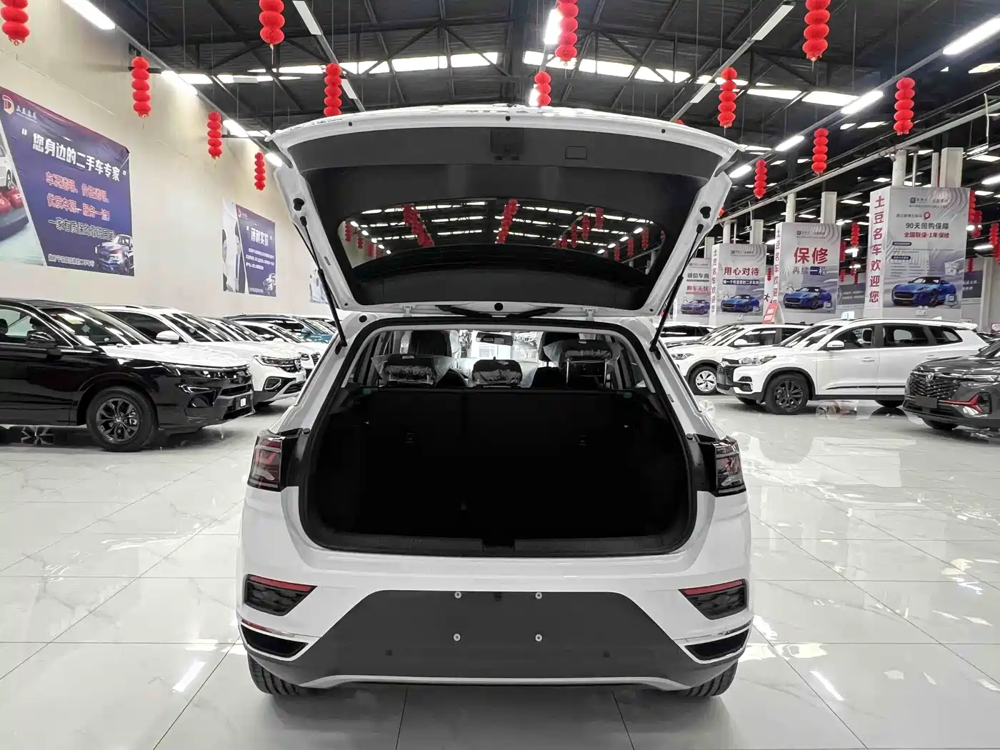 VOLKSWAGEN T-ROC EXPLORING SONGS