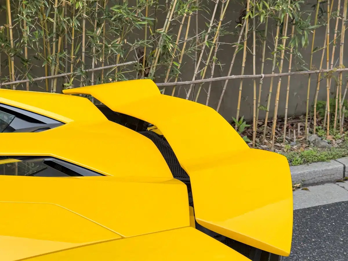 LAMBORGHINI AVENTADOR