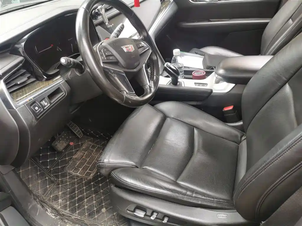 Cadillac XT5 2016 28T AWD Luxury Model фото 8