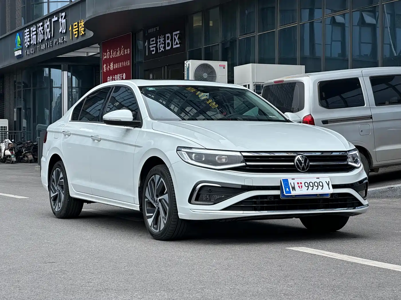VOLKSWAGEN BORA