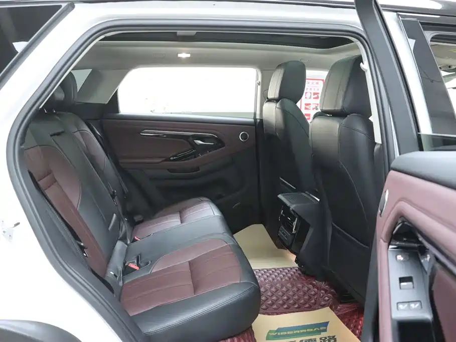 Land Rover Range Rover Evoque 2021 Range Rover Evoque L 249PS R-Dynamic SE Luxury Edition фото 17