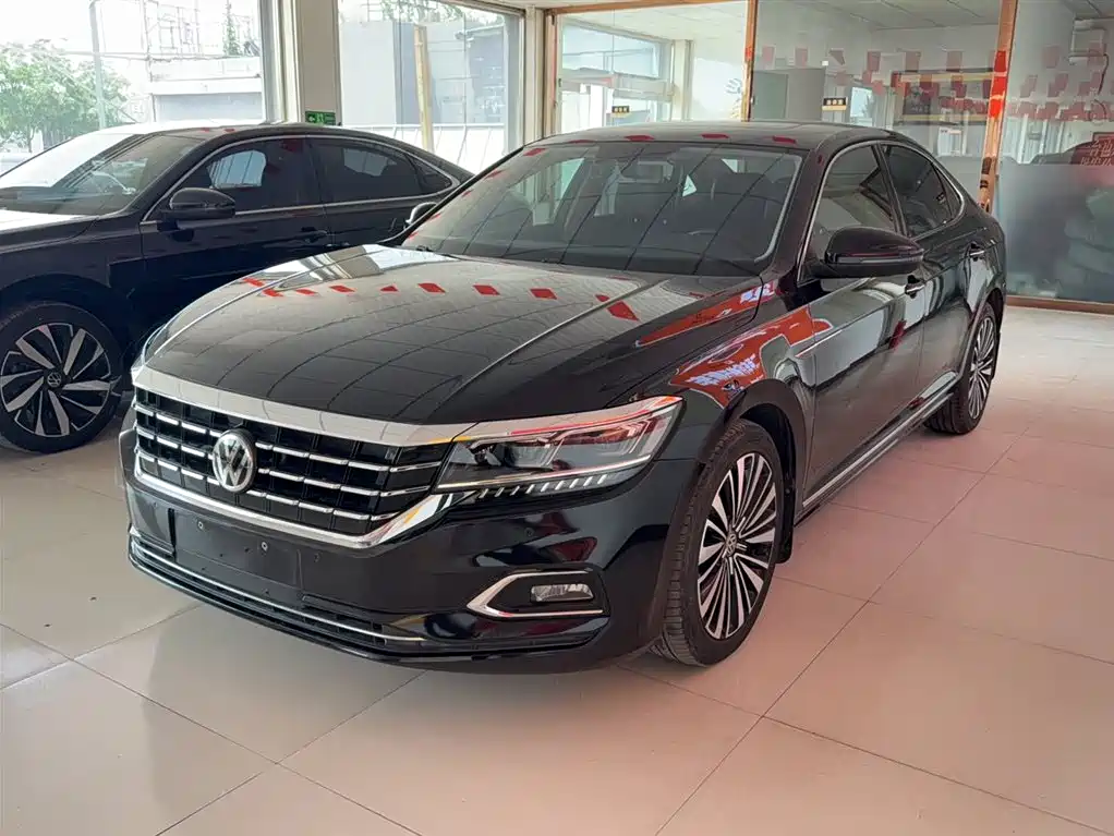 Volkswagen Passat 2019 330TSI Luxury Edition China VI фото 2