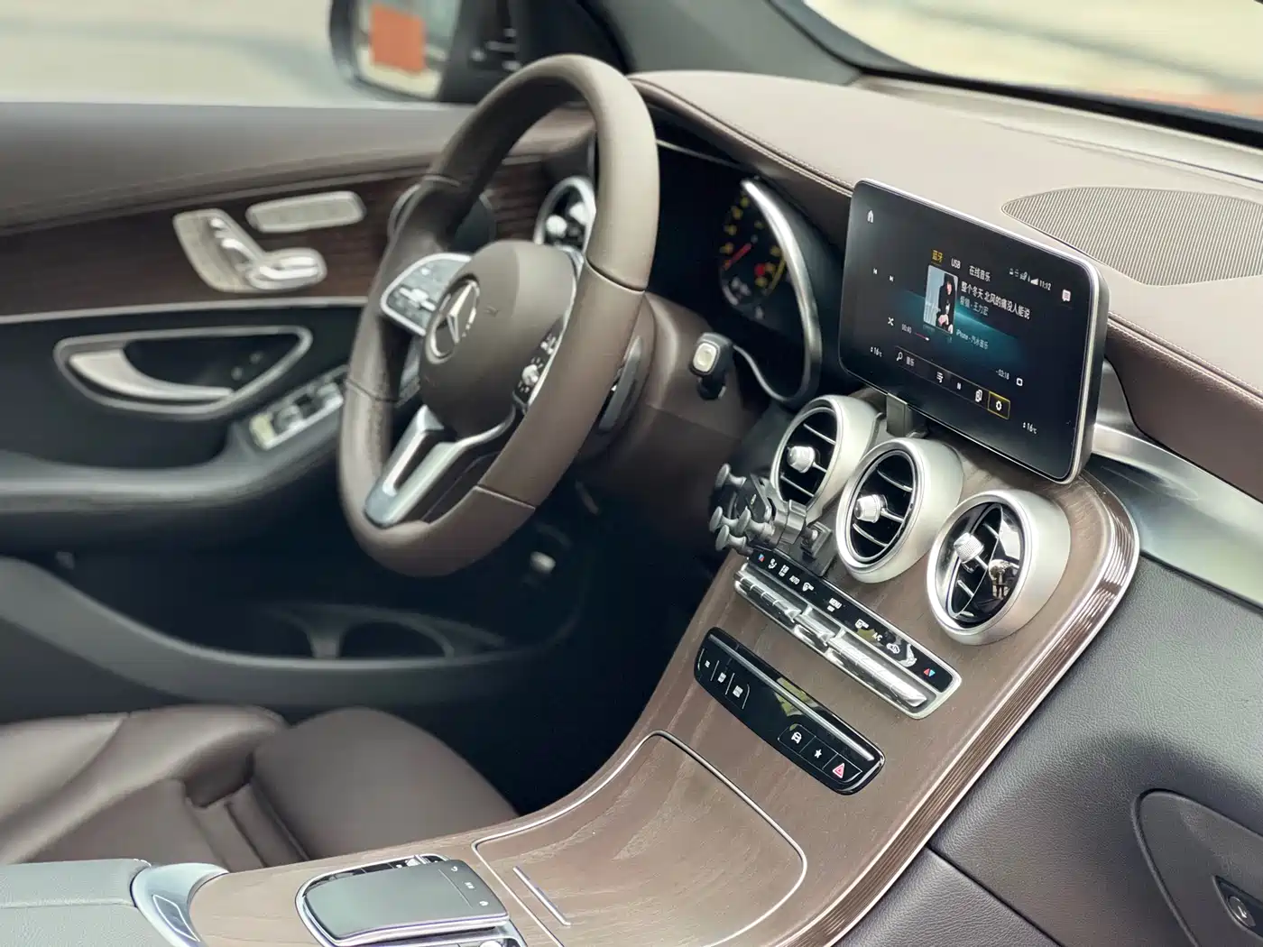 Mercedes-Benz GLC 2021 GLC 260 L 4MATIC Luxury фото 23