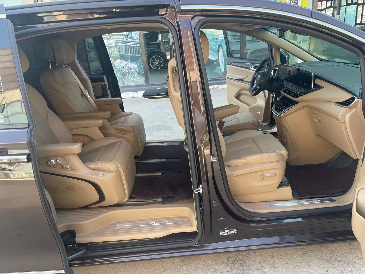 Фото 10 - Buick GL8
