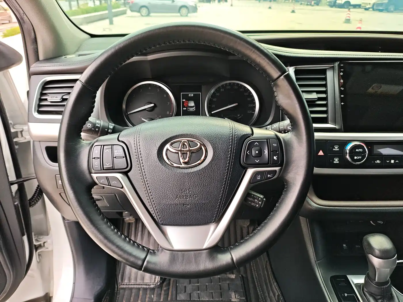 TOYOTA HIGHLANDER