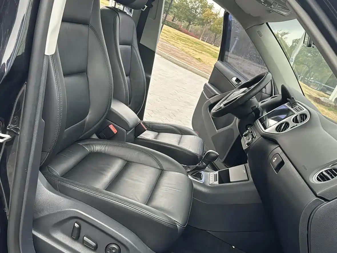 Photo 11 - Volkswagen Tiguan