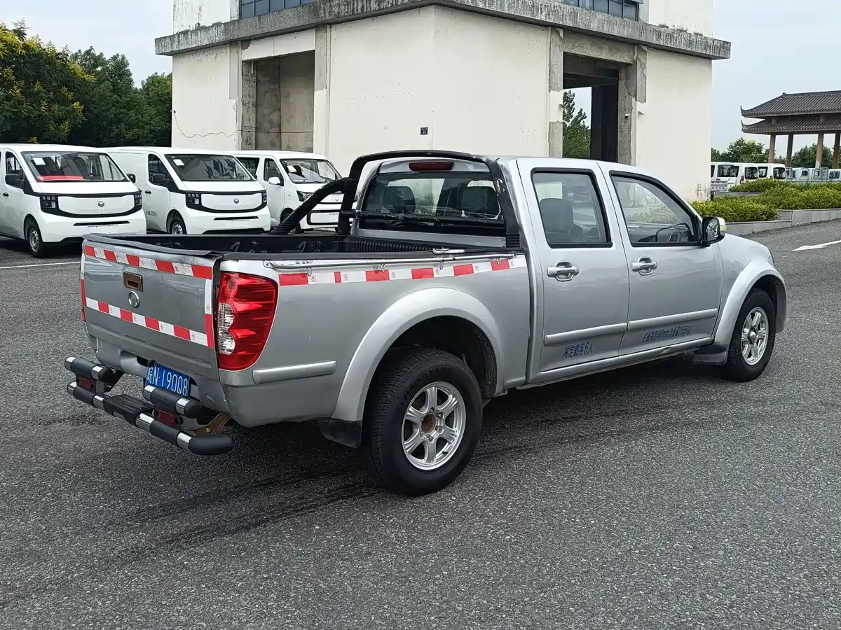 Great Wall Fengjun 5 2015 2015 2.0T Mining Edition 2WD Luxury Large Double Cab 4D20B