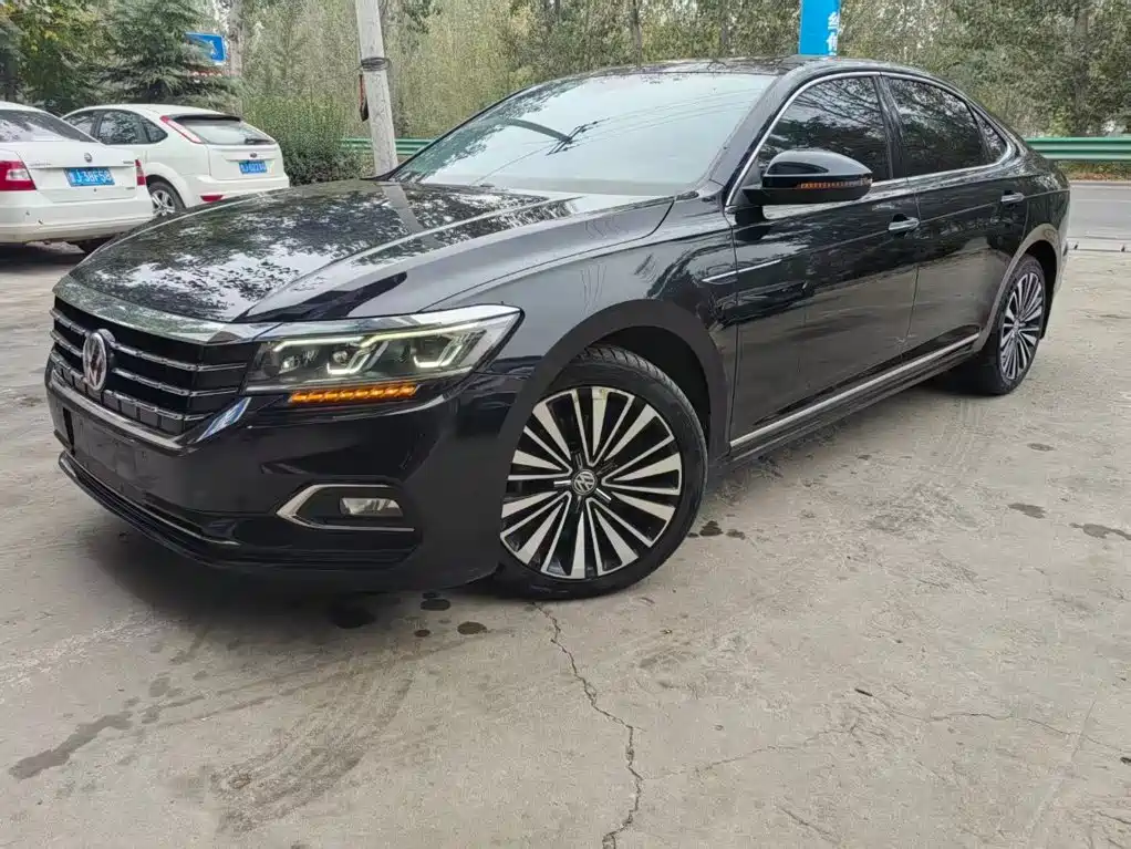 Photo 1 - Volkswagen Passat