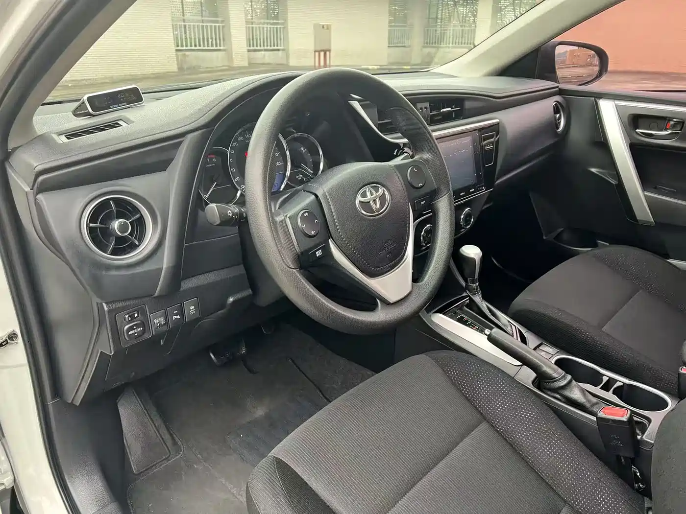 Toyota Levin 2017 Facelift 185T CVT Elite (China V) фото 10