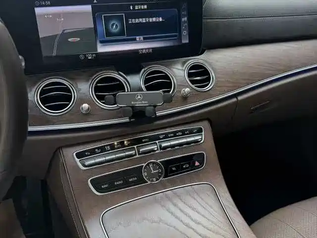 Mercedes-Benz E-Class 2020 E 300 L Luxury Model фото 14
