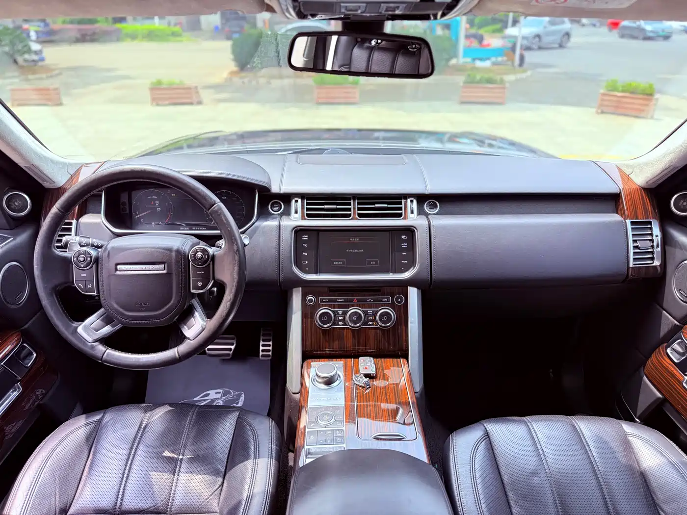 Land Rover Range Rover 2015 5.0 SC V8 AB Prestigious Genesis Extended Edition фото 12