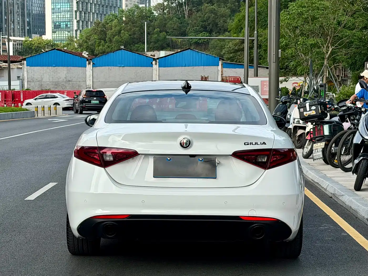 Alfa Romeo Giulia 2019 2.0T 280HP Black Package Limited Edition фото 3