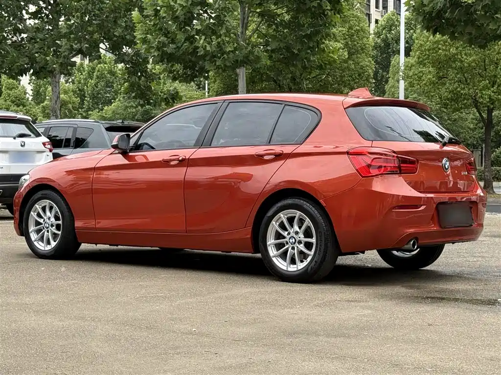 BMW 1 Series (Import) 2015 118i Leading фото 4
