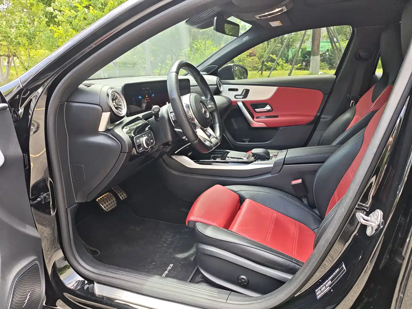 Mercedes-Benz A-Class AMG (Import) 2023 AMG A 35 4MATIC Sun Edition фото 9