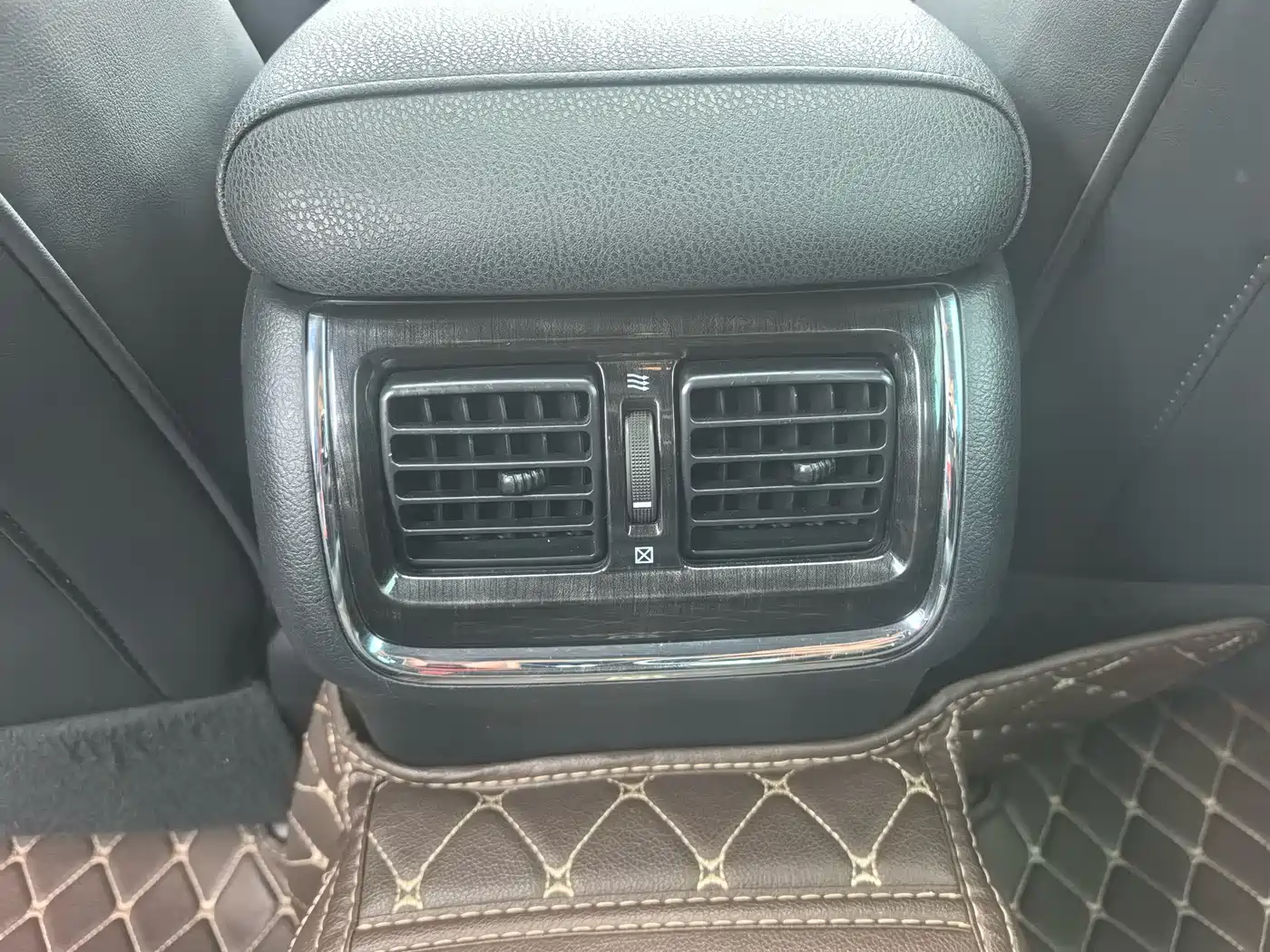 Toyota Crown 2015 2.0T Fashion фото 18