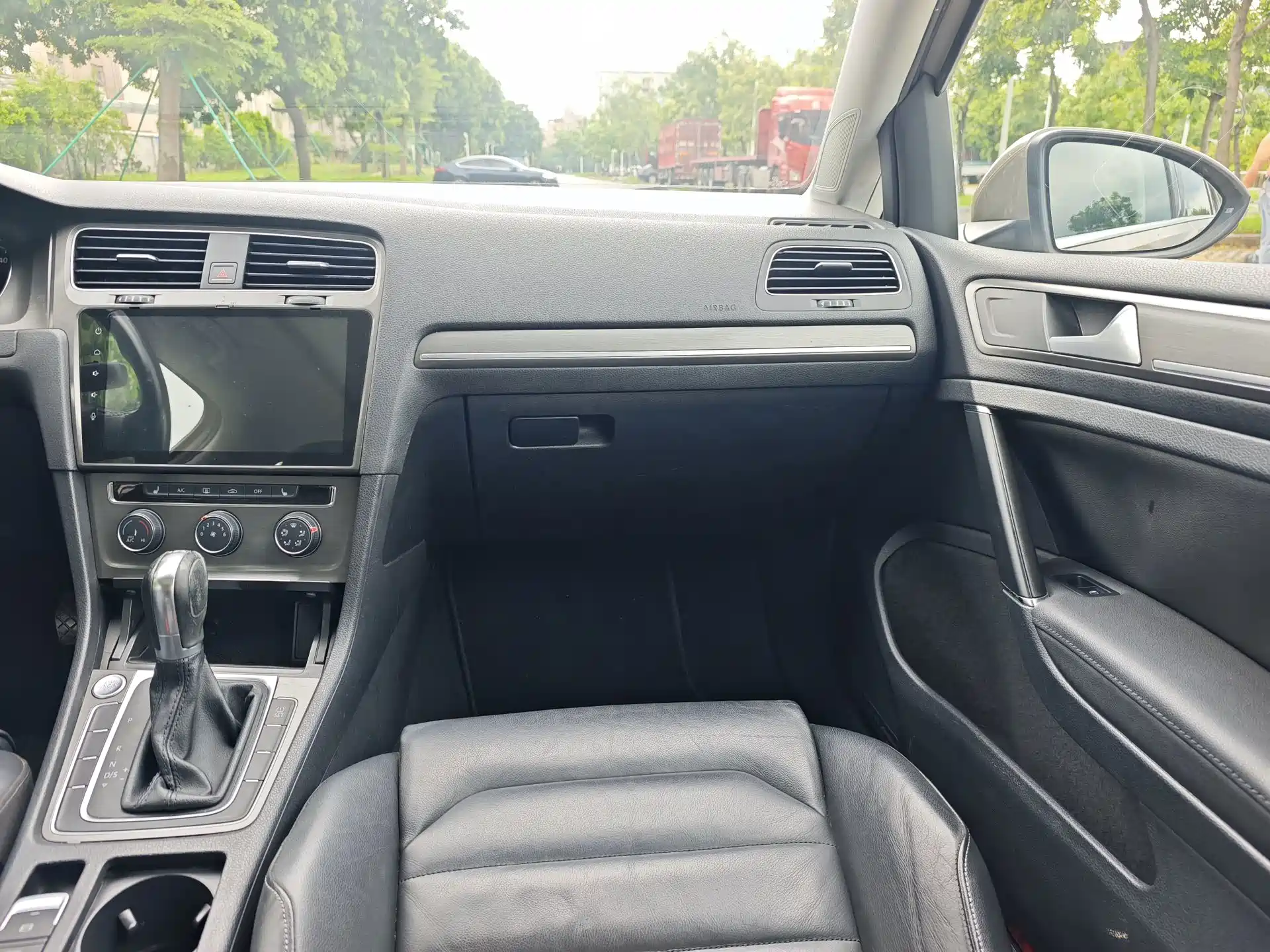 Фото 20 - Volkswagen Golf