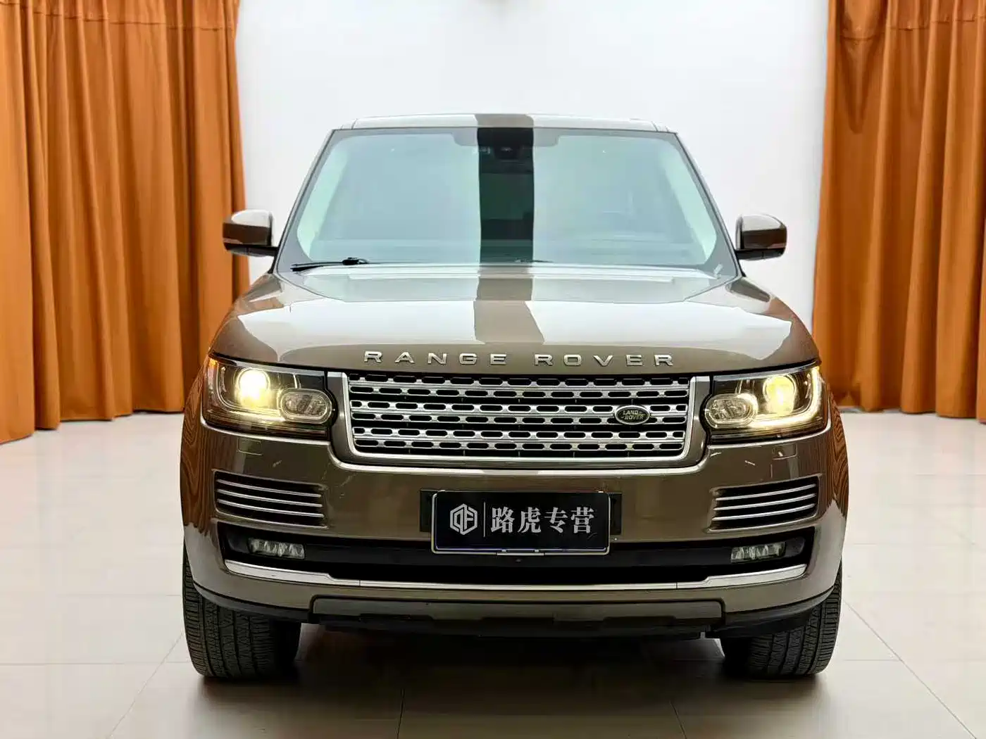 Land Rover Range Rover 2015 3.0 TDV6 Vogue фото 2